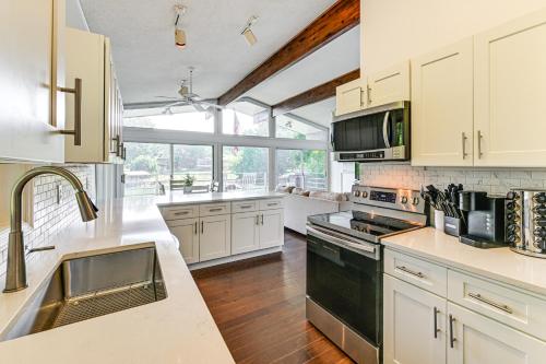 Launch and Dock Lake Norman Retreat with Scenic Deck in Cornelius