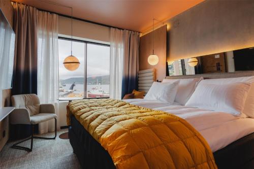 Standard Queen Room image 3