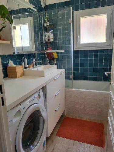 Badrum, Une chambre au calme - Réservée aux femmes (Une chambre au calme - Reservee aux femmes) in Saint Mande