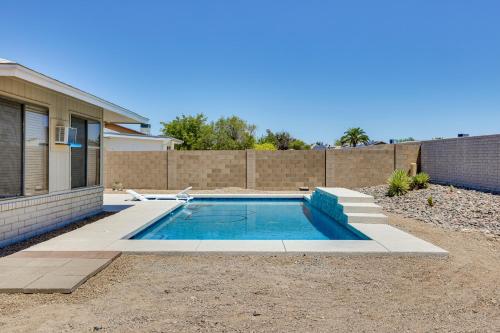 Golfers Oasis! 55 and Sun City West Retreat with Pool in Sun City