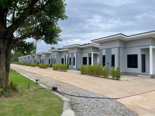 กลางนา รีสอร์ท near Wat Saranat Thammaram