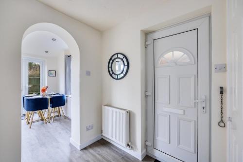 Létesítmények, Winslow House - Walking Distance to the High Street - Driveway Parking, Fast WiFi, Smart TV and Self in Winslow