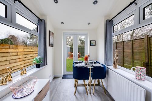 Létesítmények, Winslow House - Walking Distance to the High Street - Driveway Parking, Fast WiFi, Smart TV and Self in Winslow
