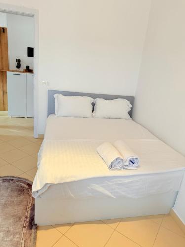 One-Bedroom Apartment image 10