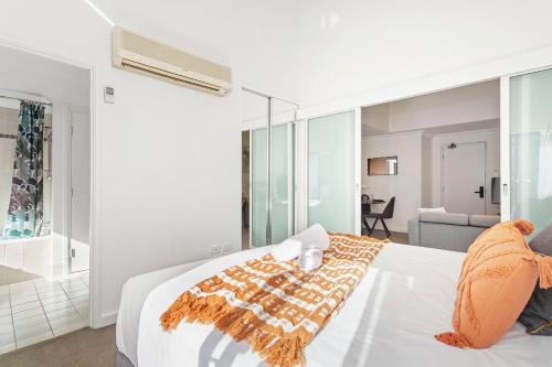 The CBD Gateway Modern 1BR Suite near UWA & Park - image 3