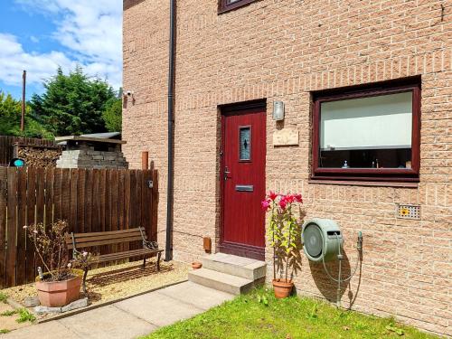 Taigh MhicDughaill sleeps 4 in Leachkin