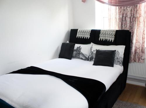 Central London rooms Room Type - Large Double Room