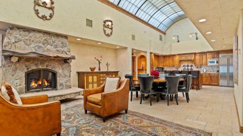 12 Vail Road - Unit 8