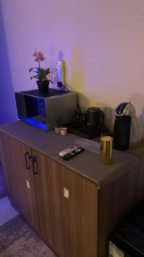 استديو أنيق ومجهز بعناية ليوفر لك اقامة مريحة وهادئة 01 (استديو أنيق ومجهز بعناية ليوفر لك اقامة مريحة وهادئة 01) in Al Tahliyah