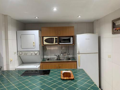 Kitchen, Marina del Rey Costa Dorada TravelAddicts in Lecheria