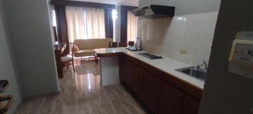 Kitchen, Hotel Emperador near Arturo Michelena International Airport