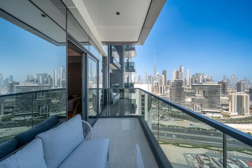 Sky-High 2BR Escape Stylish Stay Near Dubai Mall, Dubai (Foto 2)