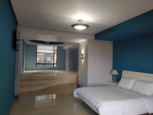 Diamond Hotel - image 4