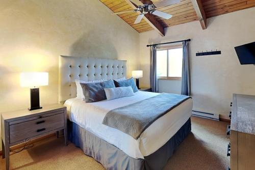 Timberline Condominiums 1 Bedroom plus Loft Deluxe Unit A3C - image 3