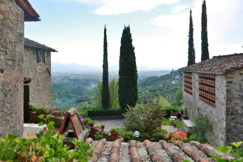 Villa With Views Over Lucca Hills gîte à louer Matraia