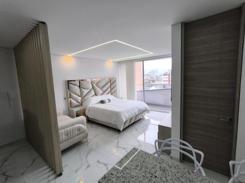 Apartaestudio amoblado, Edificio asturiano 302