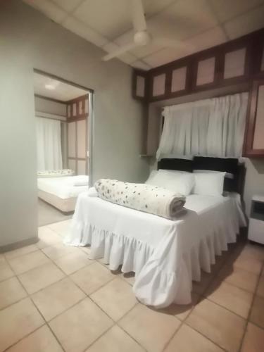 Vista,  de  m2 amb 1 habitació i 1 bany privat a Magaliesburg (Valley center guest lodge) in Germiston
