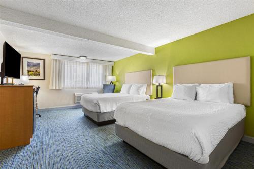 2 bedrooms, 3 beds