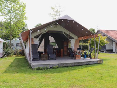  Safari tent in the middle of the Fryske Walden in 9286 Twizel