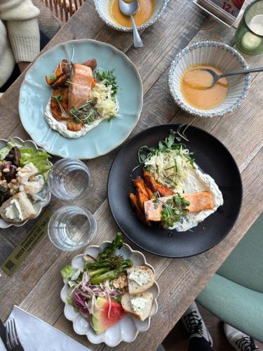 Comida y bebida, Atmospheric stone house 1927 near the Aura River in Luostarinmaki