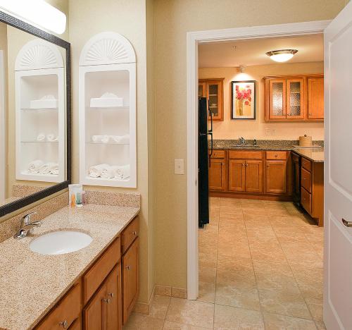 White River Inn & Suites - image 4