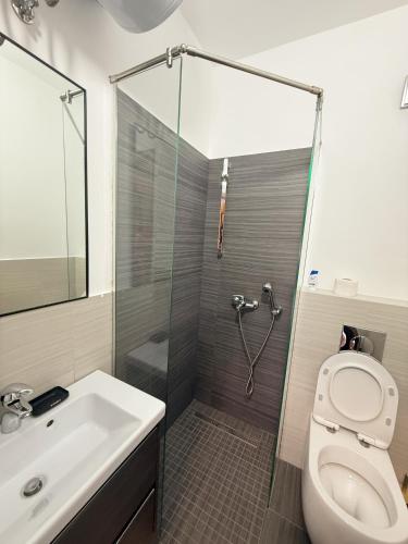The downtown escape apartment in the Heart of Tirana, Тирана (фото 7)
