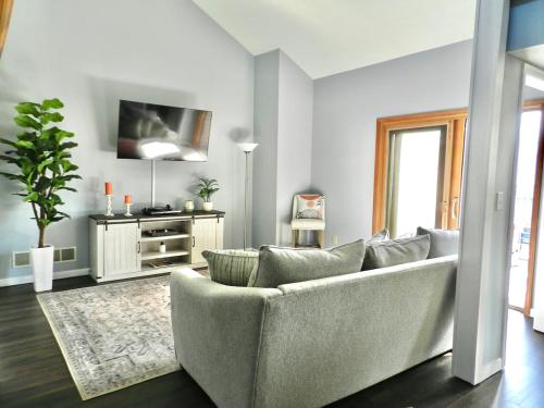 Derby House & Indoor Pickleball in 塞勒斯堡 (IN)