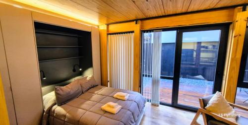 One-Bedroom Apartment image 7
