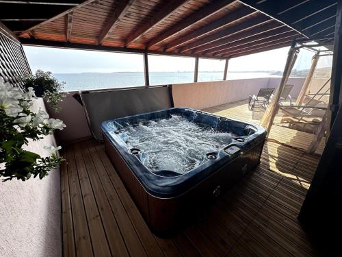 Luxury 3-BR apartment & sky terrace in Sveti Vlas