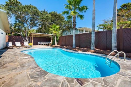 Luxury Home + Guest House ~ Private Beach Access ~Private Pool ~ Pets OK