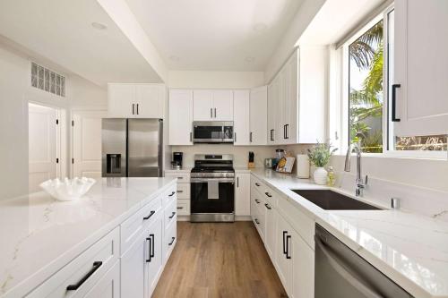 Ocean Beach Getaway with Peek Views in Ocean Beach