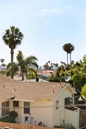 Ocean Beach Getaway with Peek Views in Ocean Beach