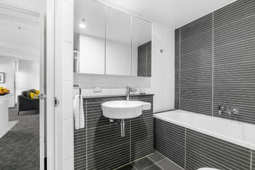 AAN Apartments North Sydney - image 11