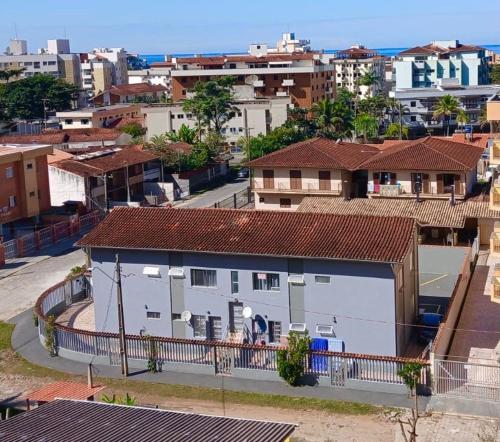 Apartamento para até 10 pessoas e 2 vagas de garagem a 4 quadras Praia Grande - Ubatuba-SP