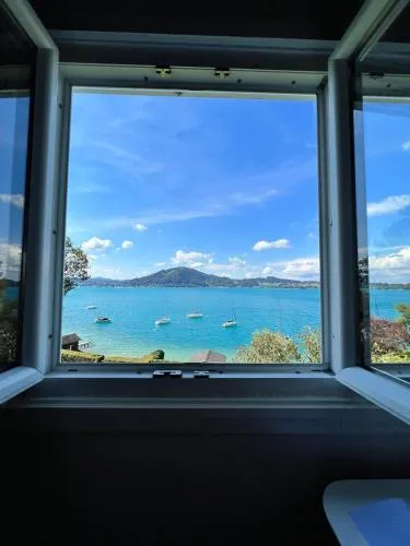 Exklusiver Seetraum am Attersee direkt am See in Litzlberg, Österreich