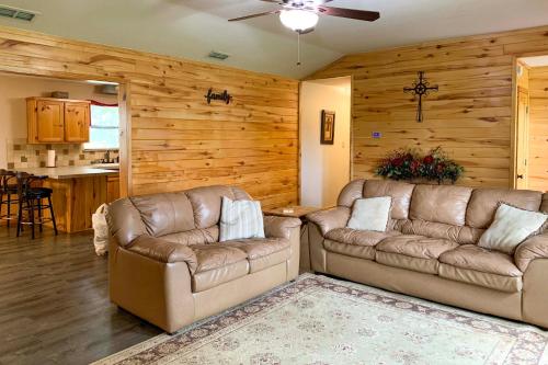 Emory Escape with Pond Access Less Than 13 Mi to Lake! in Emory, USA