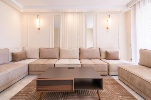 Le yacht palace beachfront residence 2 BR 2 BA, Casablanca