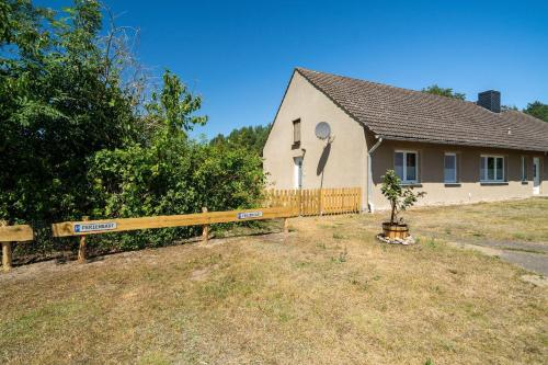 Ferienwohnung-an-der-Mueritz in 播克