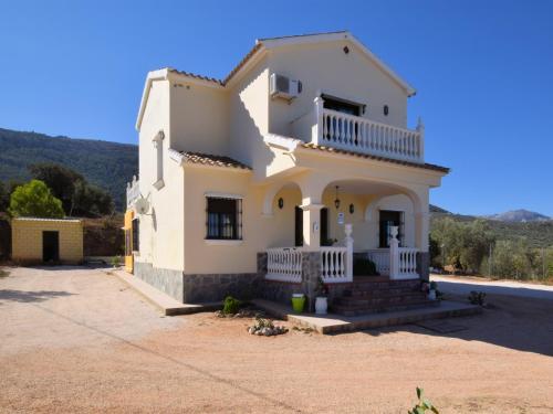 Viesnīcas āriene, Villa in Villanueva del Trabuco with Jacuzzi in Villanueva del Trabuco