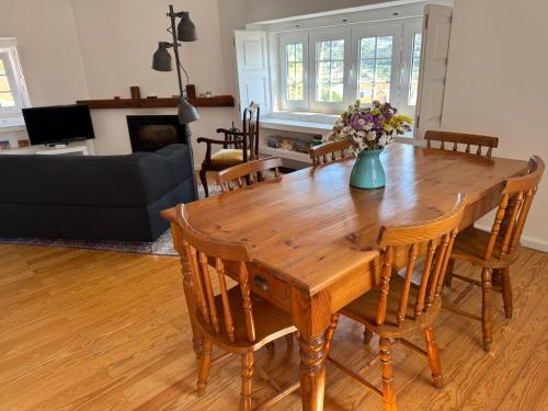 Casa do Mestre João (Casa do Mestre Joao) in Cabriz