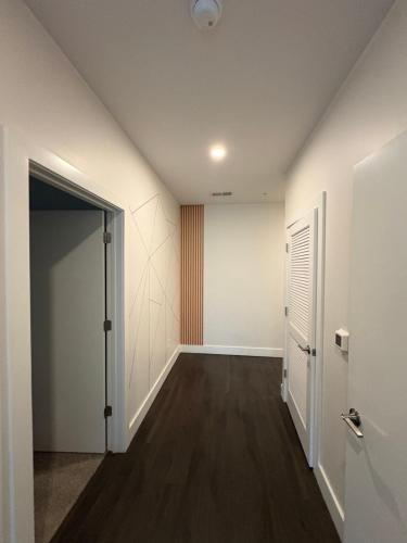 2BD Midtown ATL W-Balcony & Black Truck Option in English Avenue