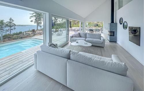 Beach Front Home In Åkersberga With Sauna (Beach Front Home In Akersberga With Sauna) in Laggarsvik