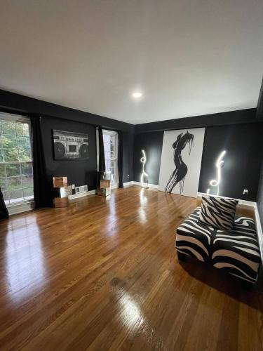 Southern Collective Sleeps8! Airport-beltline in Southwest