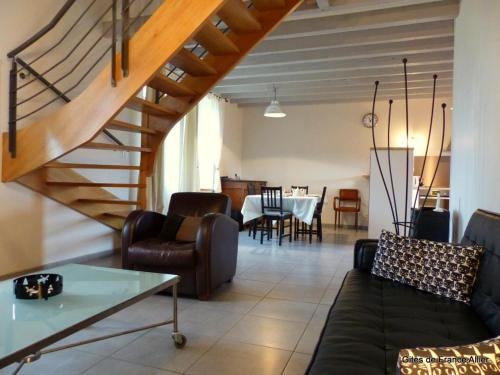 Gîte contemporain rénové avec jardin et animaux acceptés - FR-1-489-36 (Gite contemporain renove avec jardin et animaux acceptes - FR-1-489-36) in Ažonža
