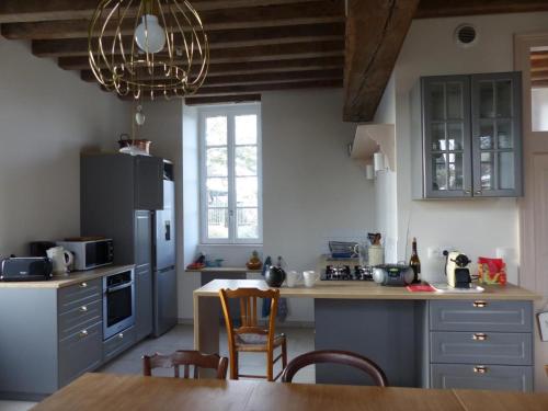 Gîte de charme avec cour ombragée et climatisation - FR-1-489-126 (Gite de charme avec cour ombragee et climatisation - FR-1-489-126) in มัคนีย์ คัวร์