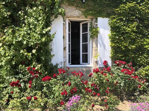 Gîte de charme avec cour ombragée et climatisation - FR-1-489-126 (Gite de charme avec cour ombragee et climatisation - FR-1-489-126) in มัคนีย์ คัวร์