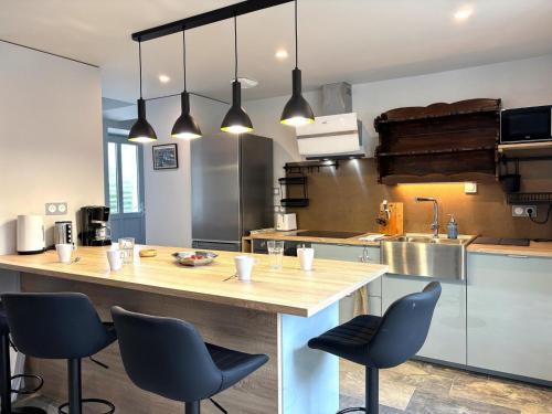 Gîte authentique en Auvergne, 8 pers, animaux admis - FR-1-489-577 (Gite authentique en Auvergne, 8 pers, animaux admis - FR-1-489-577) in Autry Issards