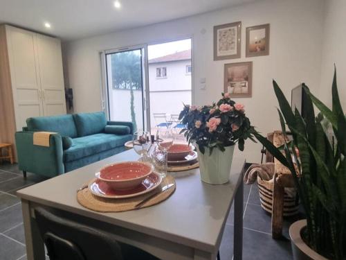 Charmant gîte à Montrond-les-Bains avec parking et wifi - FR-1-496-342 (Charmant gite a Montrond-les-Bains avec parking et wifi - FR-1-496-342) in Montrond-les-Bains