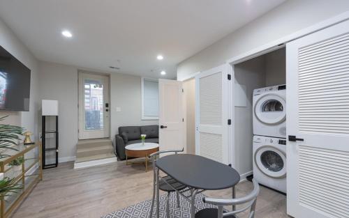 One-Bedroom Apartment image 7
