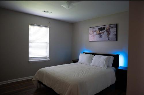 Cozy Meets Classy - Modern & Inviting, Jeffersonville